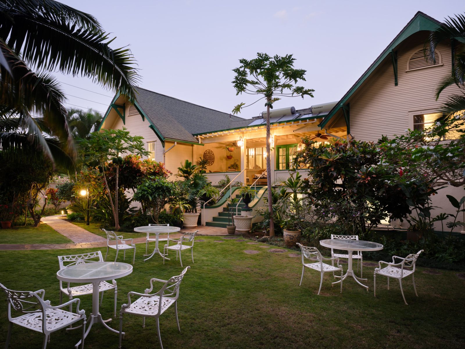 The Historic Wailuku Inn — group stay